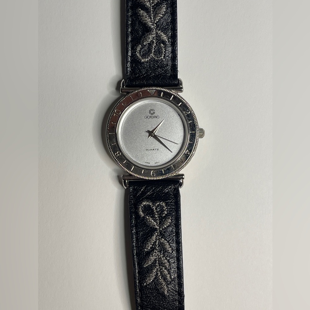 Vintage 80s Giordano watch leather Hong Kong black embroidered works!
